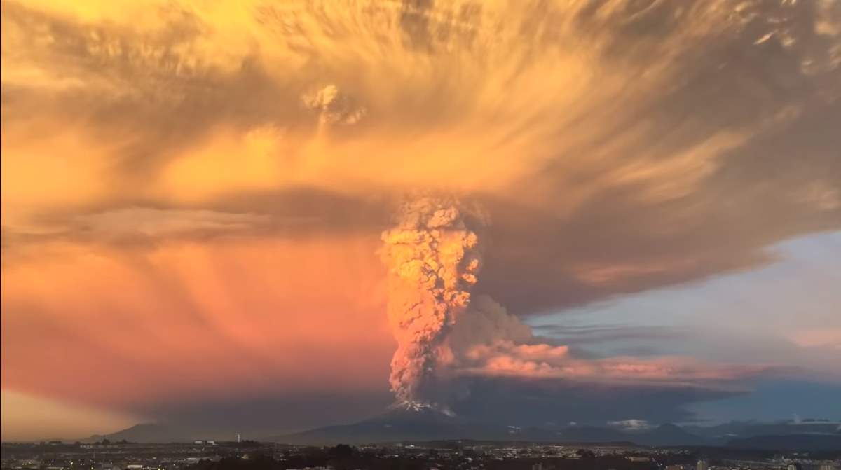 How Earth could die: Calbuco Volcano Eruption (April 2015)