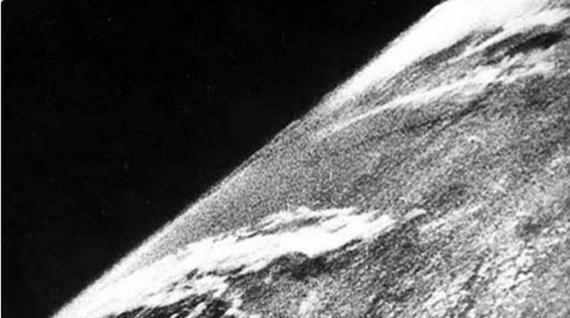 Interesting facts about the Earth: The first photo of Earth from the Space