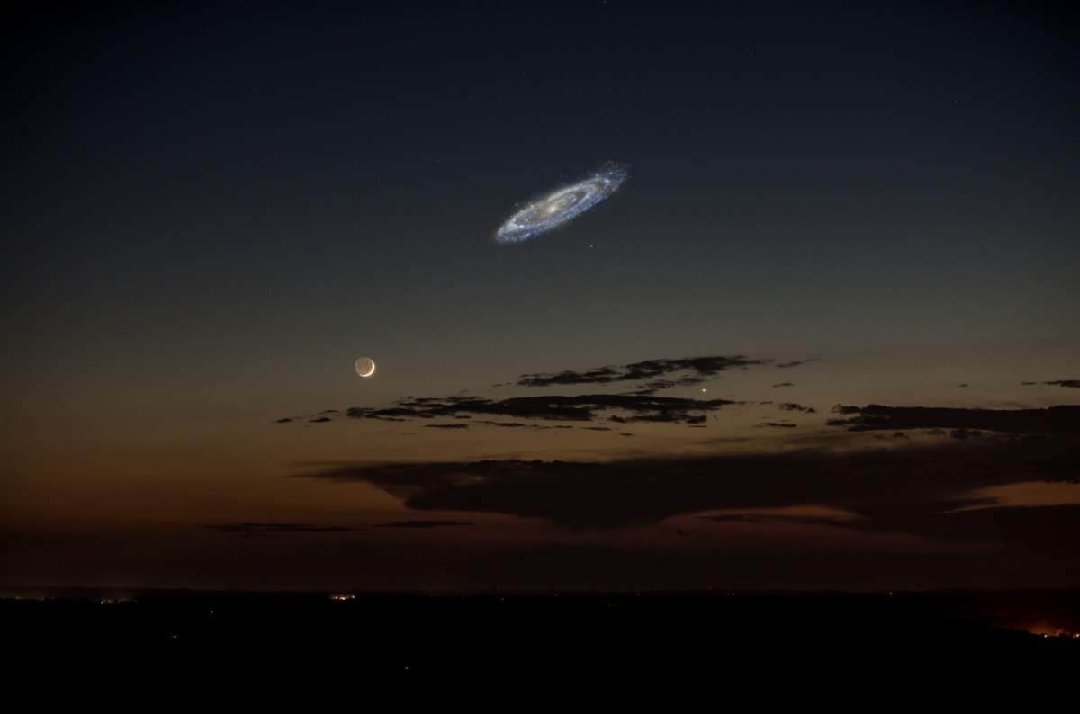 Andromeda's actual size if it was brighter