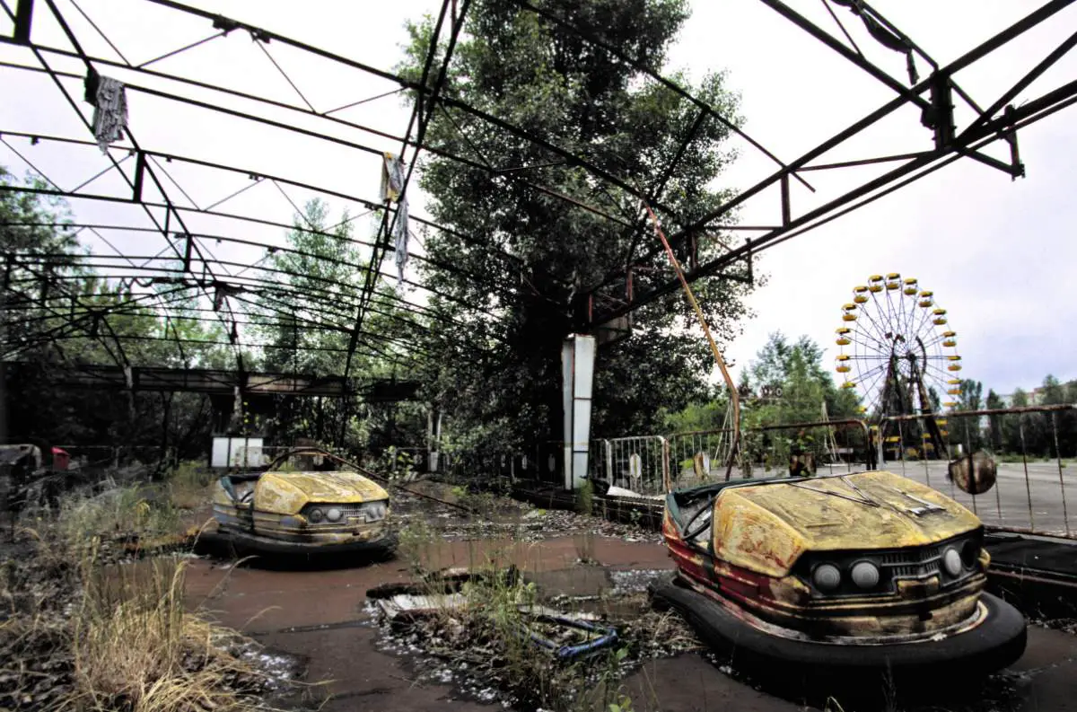 What would happen if humans became extinct? Pripyat amusement park after Chernobyl disaster