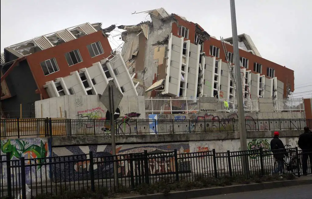 Most Powerful Earthquakes: A destroyed building after 2010 Chile earthquake