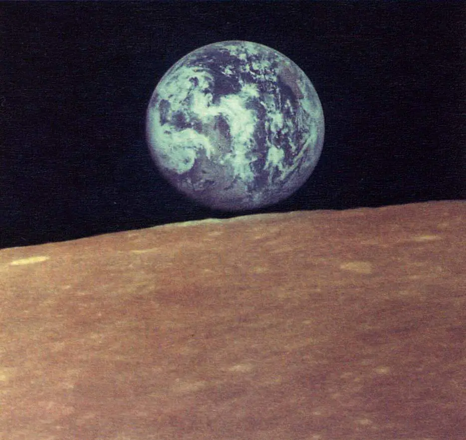 Earthrise as seen from the Moon. Zond 7 photo (1969) - 01