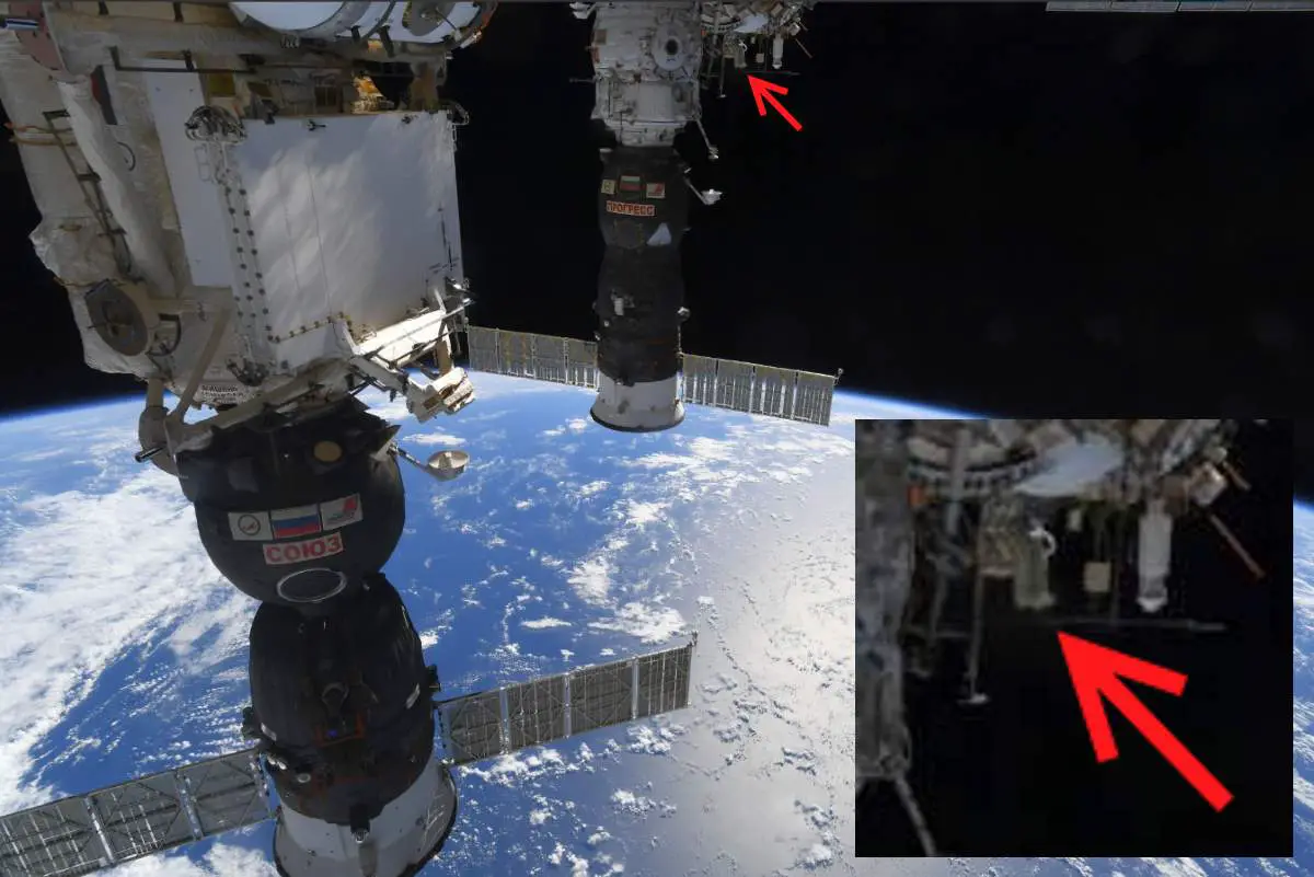 Can you find the spacewalker's legs in this photo? Russian Spacewalk, Feb. 2, 2018 - cosmonaut legs