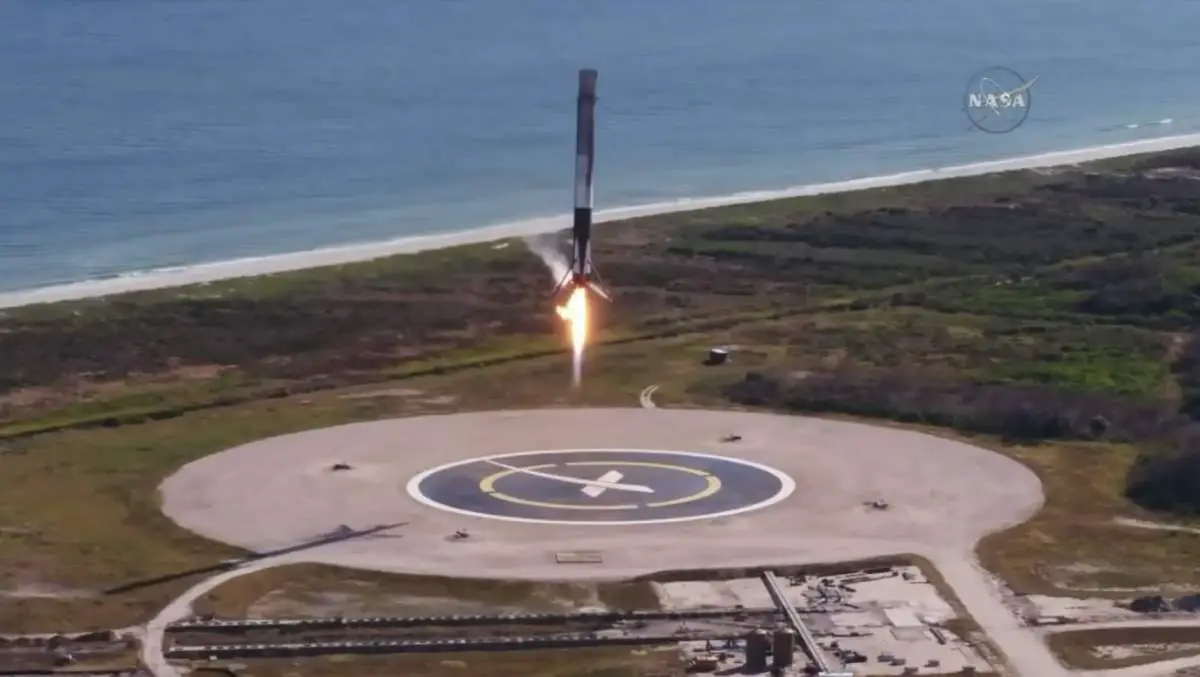 SpaceX Falcon-9 CRS 13 landing. December 15, 2017.