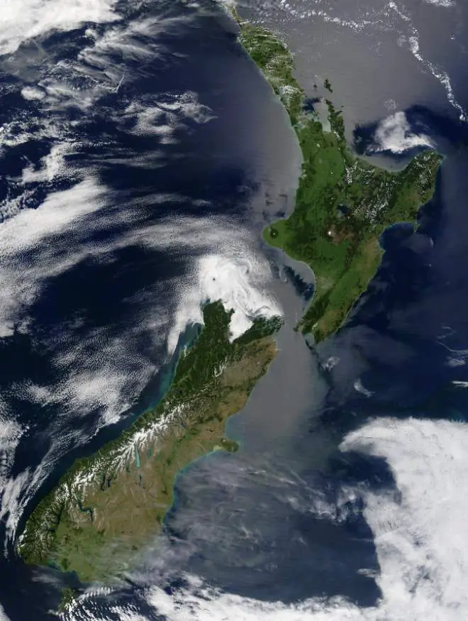 Largest Islands on Earth: New Zealand from space