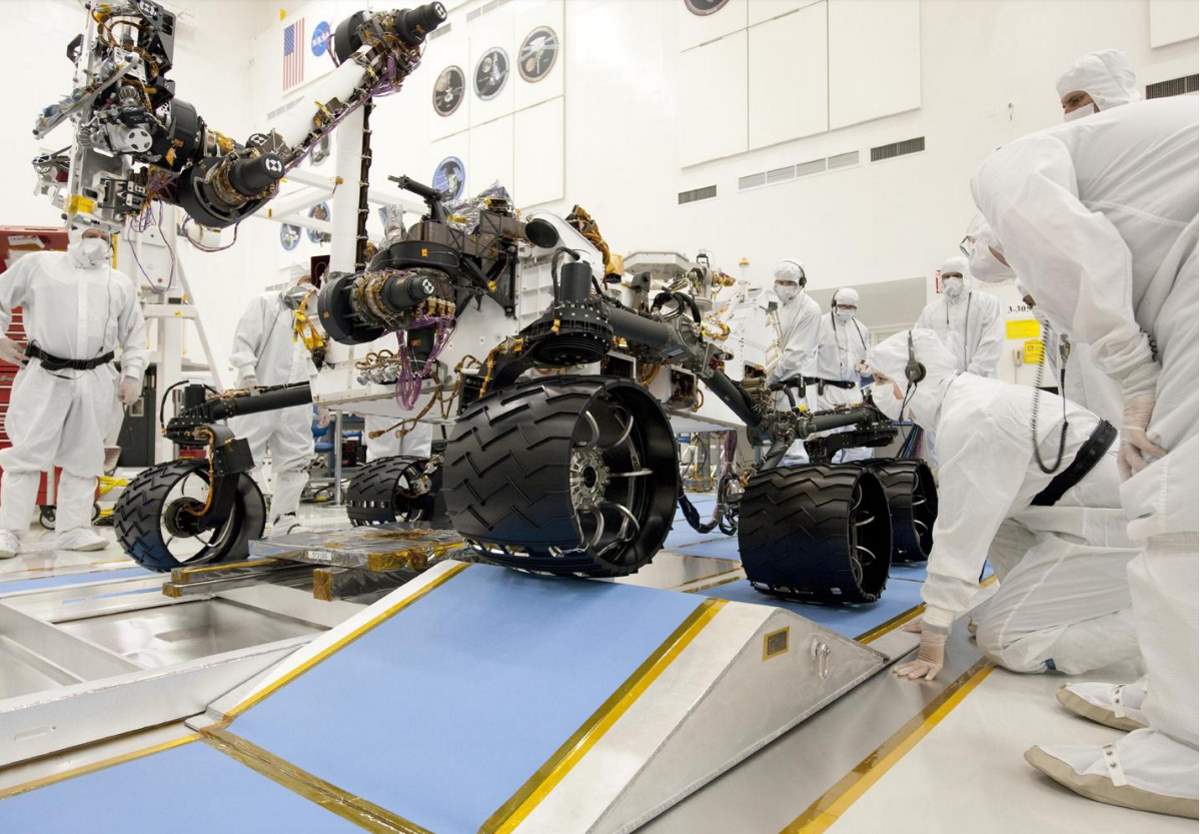 Ramp Drive Test for NASA’s Curiosity Mars Rover. The wheels on Curiosity are half a meter.