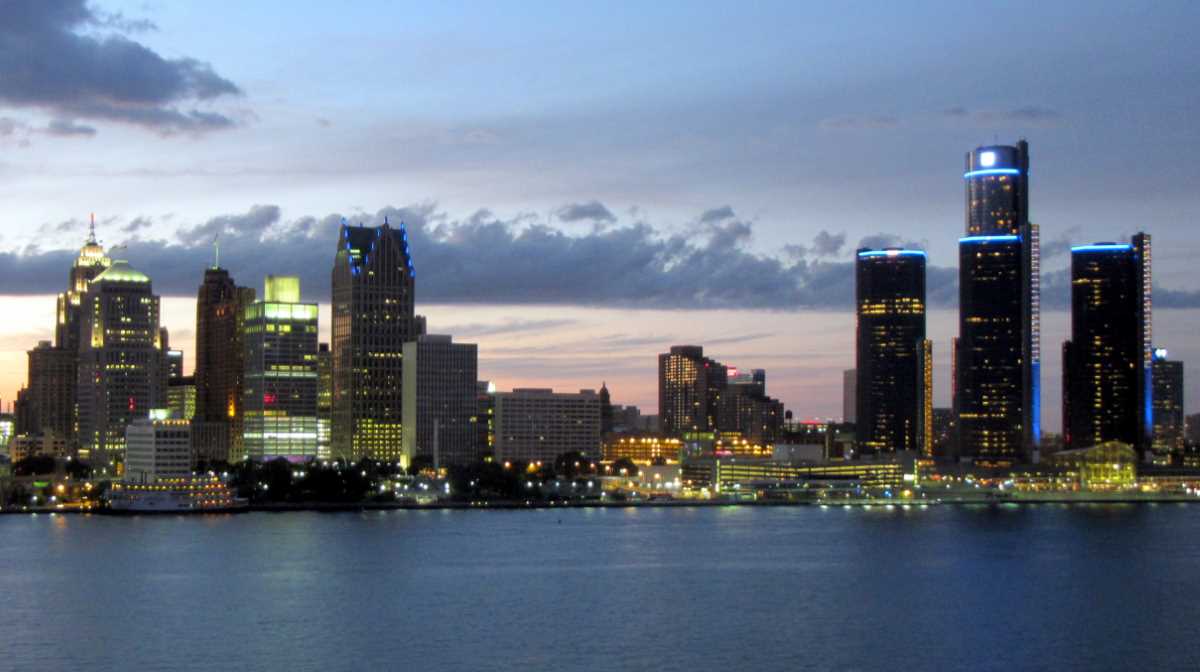 Geography Facts - Detroit Skyline from Windsor, Canada