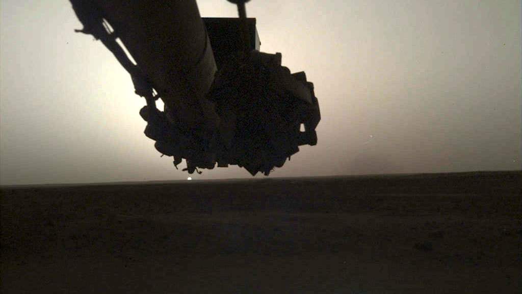 Sunrise on Mars (InSight image)