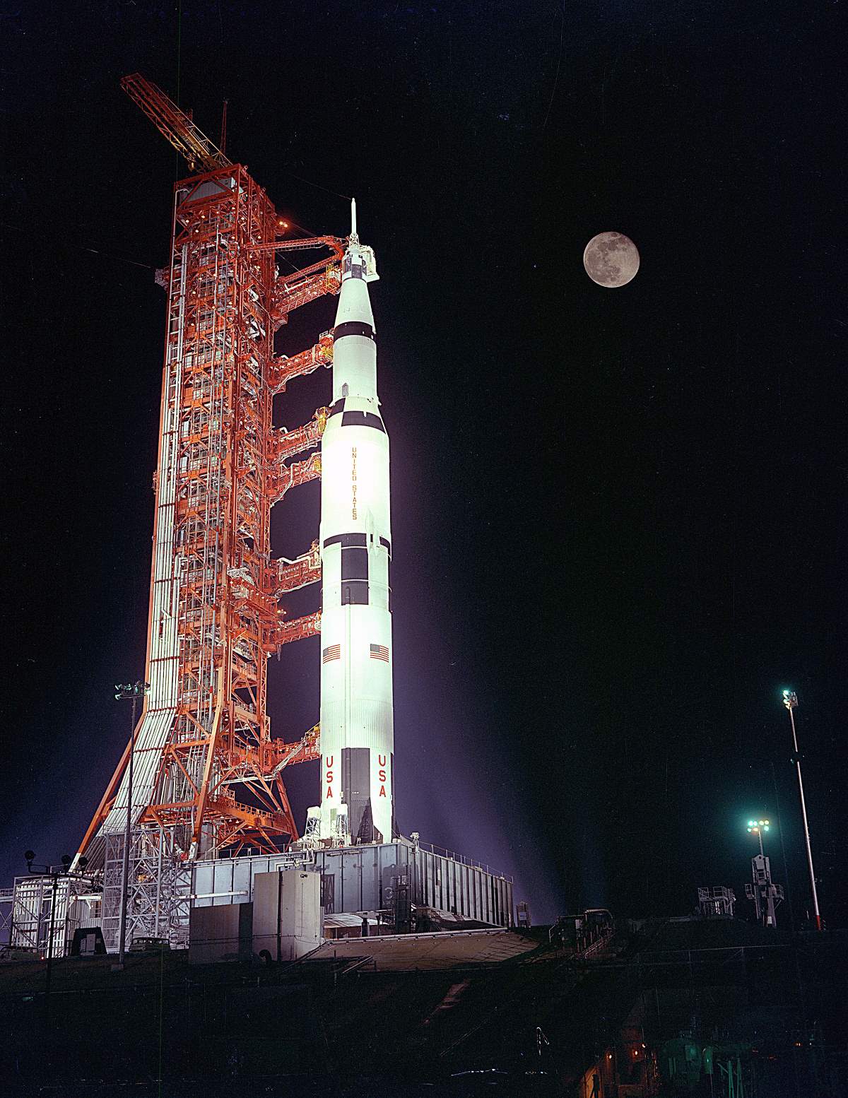 Apollo 17 during the prelaunch, with the Moon is in the background