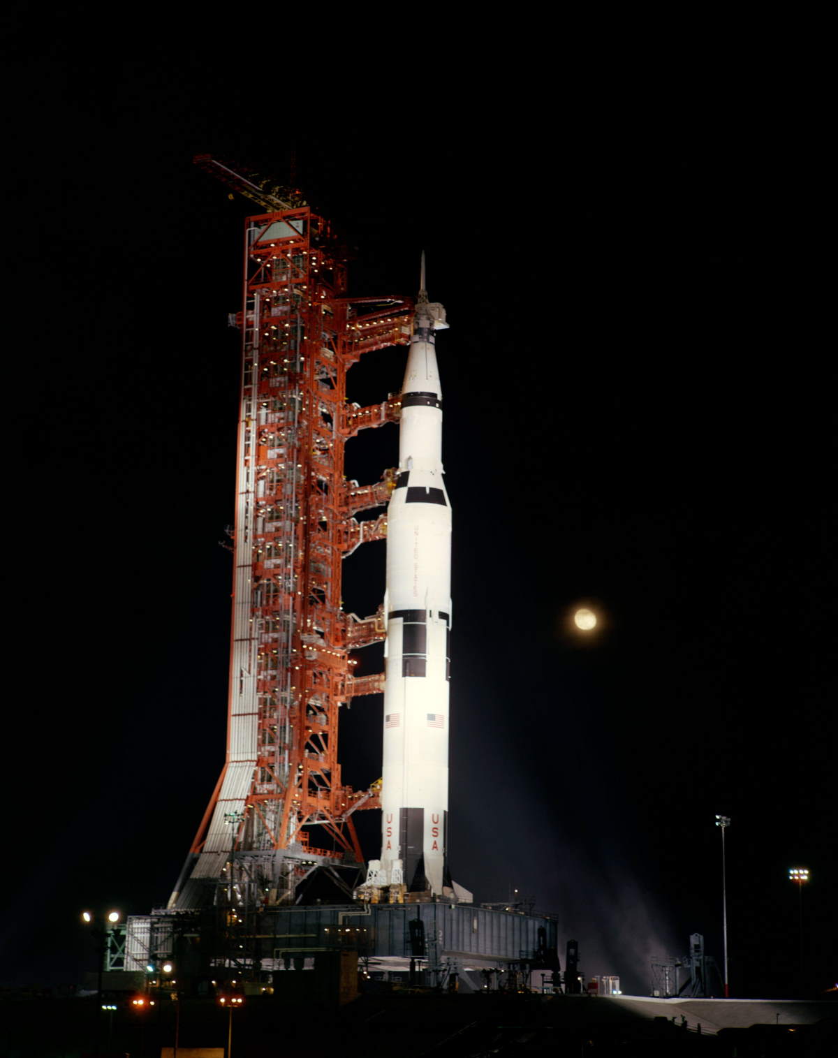 Apollo 12 at the launchpad 39A