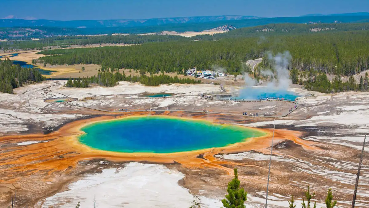 Most extreme places life can be found on Earth: the world-famous Grand Prismatic Spring in Yellowstone National Park