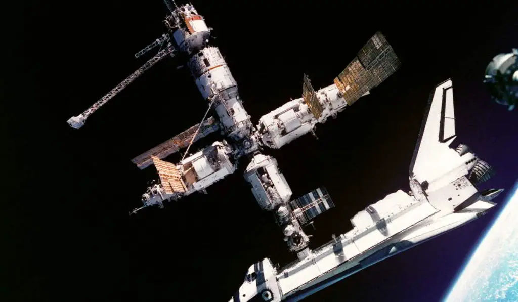 Space Shuttle Atlantis Meets Mir Space Station (1995)