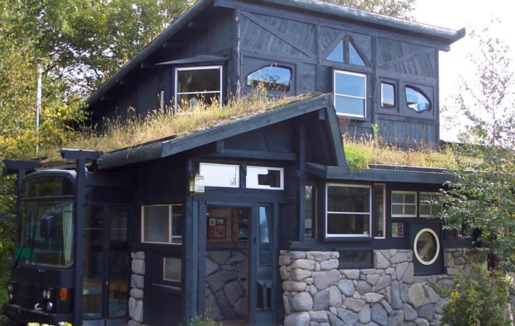 Building Houses From Recyclable Materials: A house built with recyclable materials