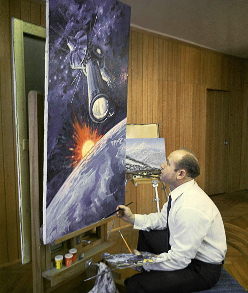 Russian cosmonaut and painter Alexei Leonov in 1973