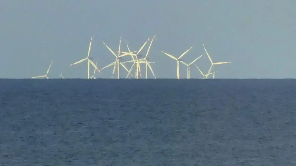 Curvature of Earth: wind turbines