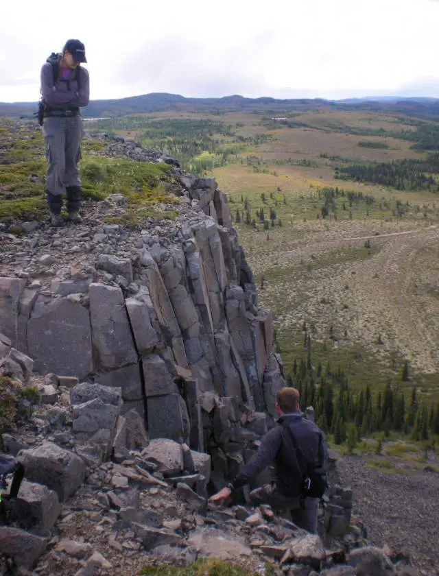 Understanding Meteorite Impact Craters: Mistastin Lake impact structure