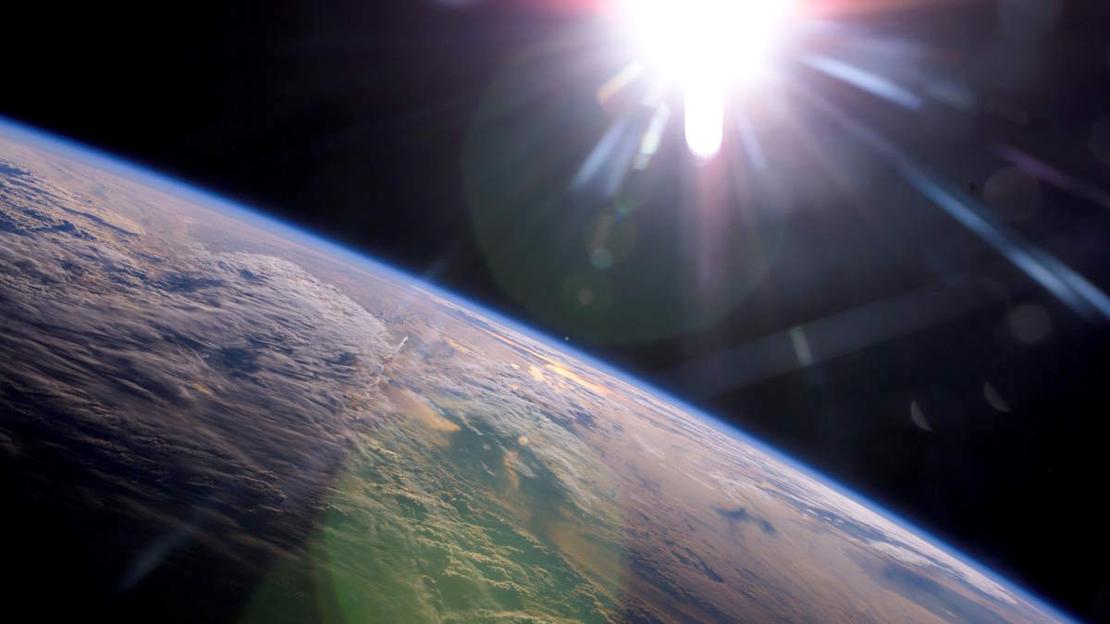 Two key events, perihelion and aphelion, mark the closest and farthest points of Earth from the Sun. Photo: The Sun from the International Space Station