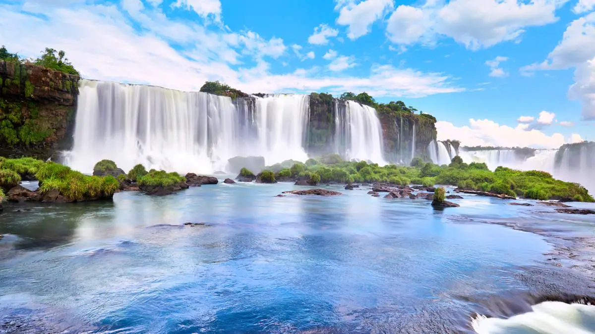 Iguazu waterfalls, view from Devil's Mouth