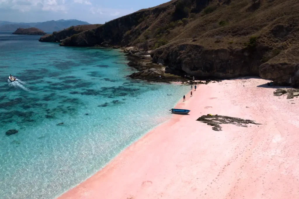 New 7 Wonders of Nature: Pink Beach, Komodo Island, Indonesia